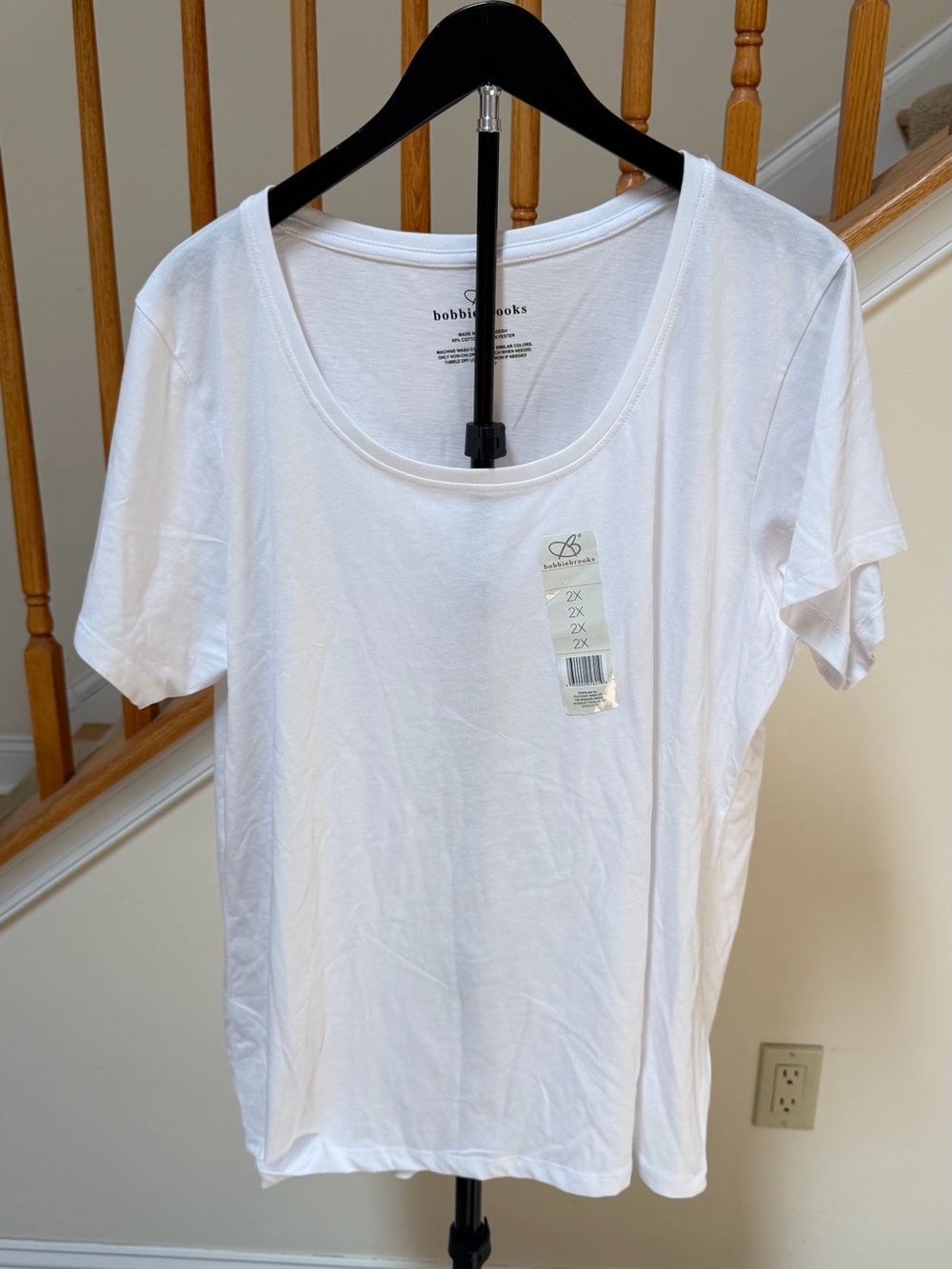 Bobbie Brooks White Short Sleeve Scoop Neck Tee